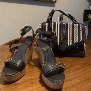 Tory Burch Elina Black patent leather wedge platform sandals shoes size 9.5 navy